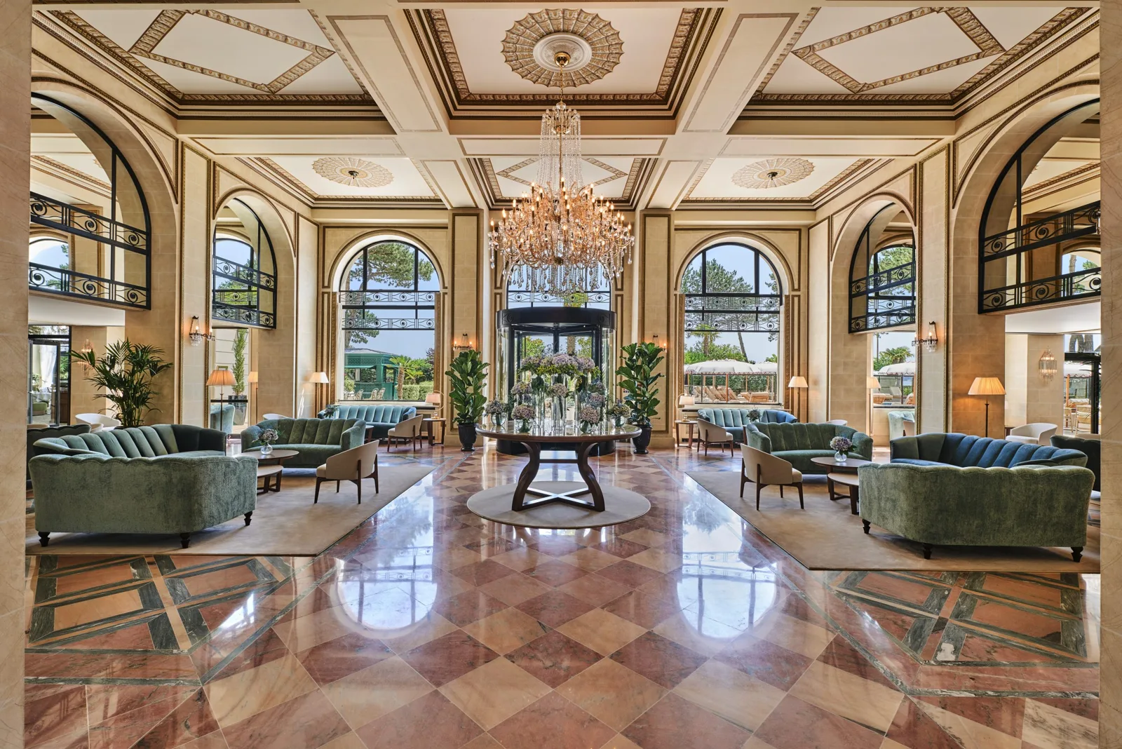 Le hall d'un hôtel de La Baule, réalisation du Bureau Gimbert Comy